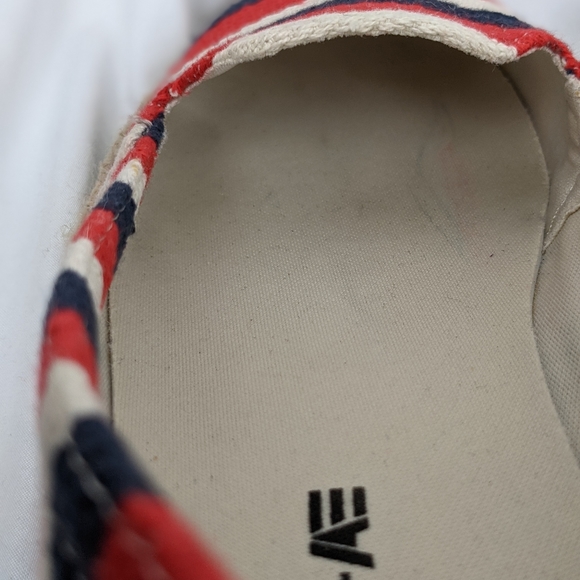 ☀️AEO espadrilles 9 red white blue flats - Picture 9 of 16